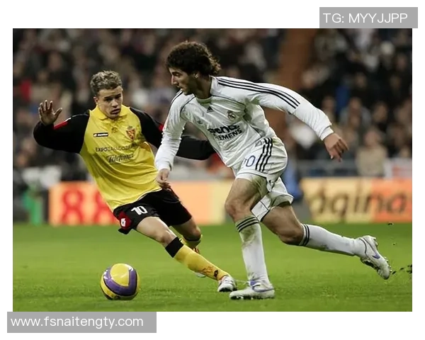 巴西足球传奇巨星的崛起与影响力探析 足球文化与全球足坛的深远连接