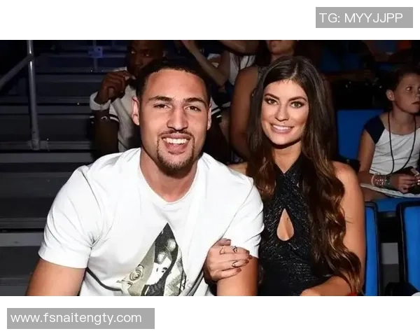 足球巨星温情专访女友甜蜜揭秘背后故事感动无数球迷